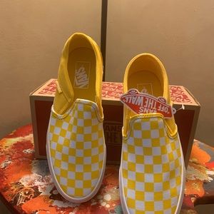Vans Yellow checkered 8.5 Women.Brand New